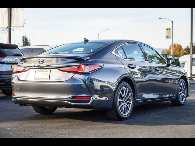 2022 Lexus ES 300h