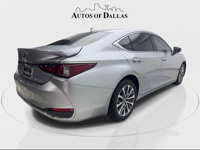 2022 Lexus ES 300h