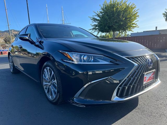 2022 Lexus ES 300h