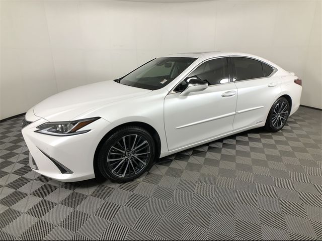 2022 Lexus ES 300h