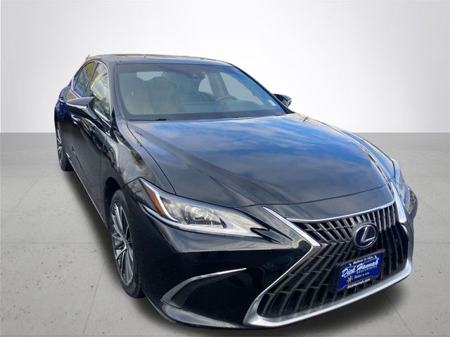 2022 Lexus ES 300h