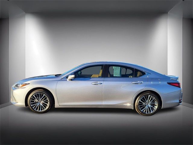 2022 Lexus ES 300h