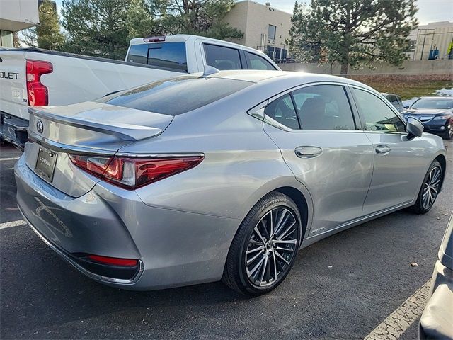 2022 Lexus ES 300h