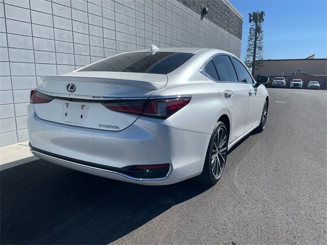 2022 Lexus ES 300h