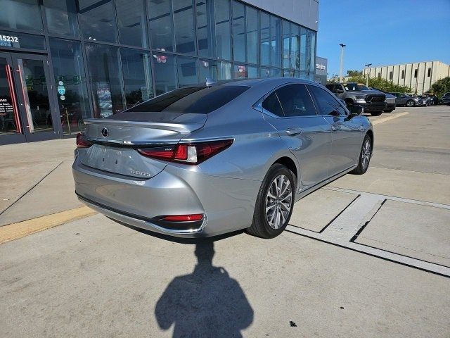 2022 Lexus ES 300h