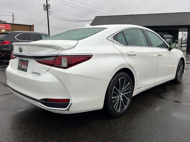 2022 Lexus ES 300h