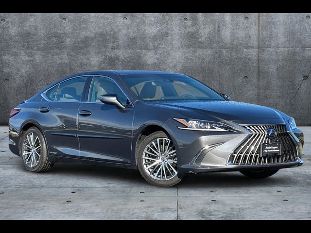 2022 Lexus ES 300h