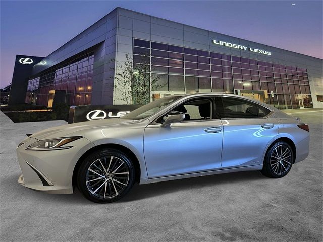 2022 Lexus ES 300h