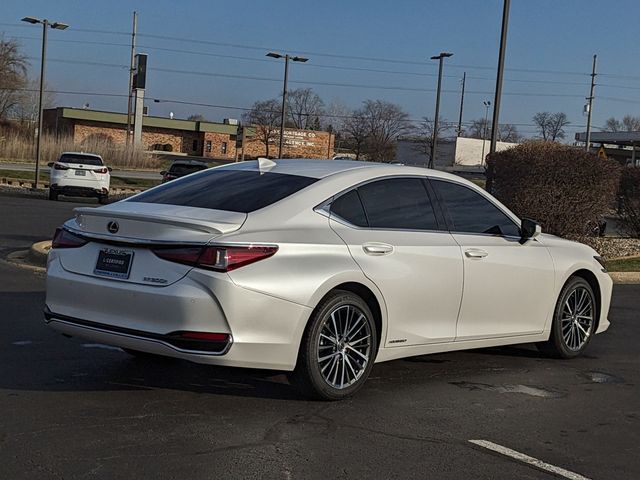 2022 Lexus ES 300h