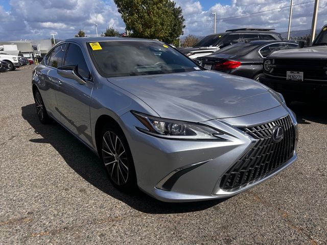 2022 Lexus ES 300h