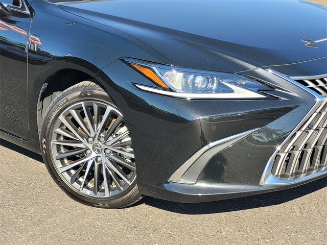 2022 Lexus ES 300h