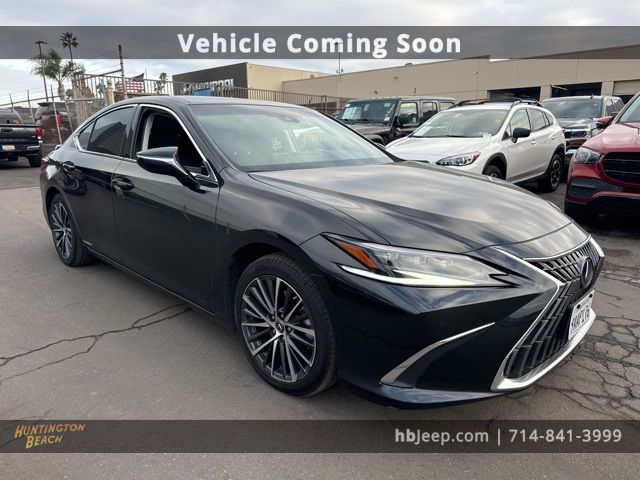 2022 Lexus ES 300h