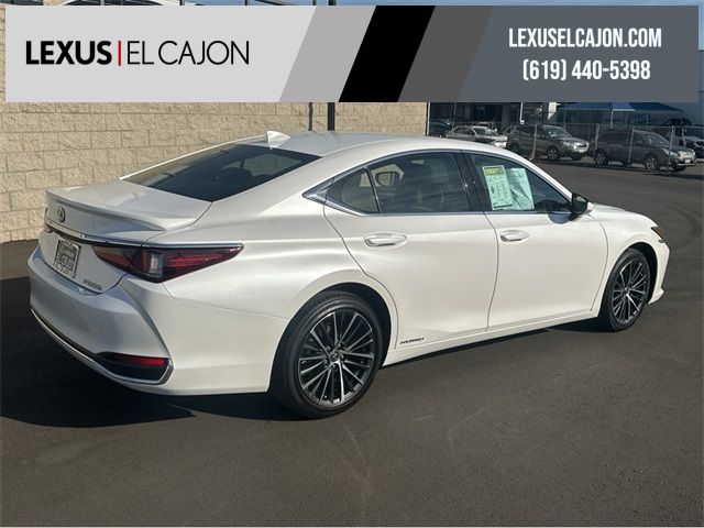 2022 Lexus ES 300h