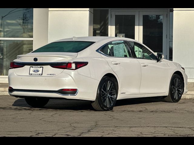 2022 Lexus ES 300h