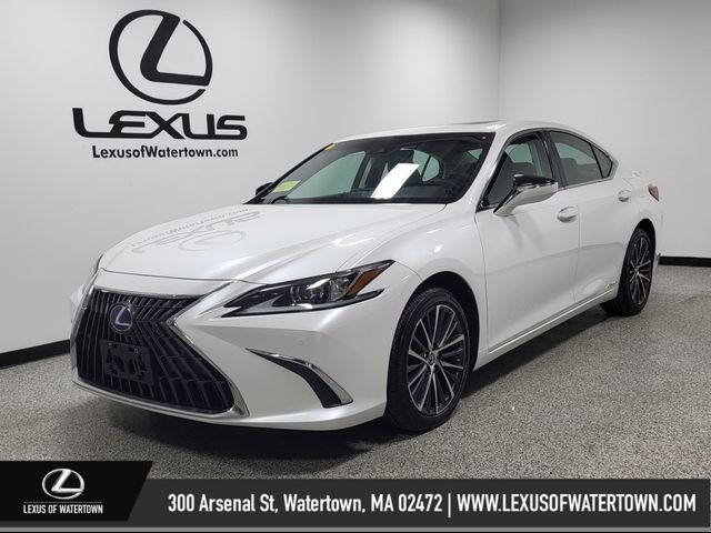 2022 Lexus ES 300h