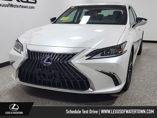 2022 Lexus ES 300h