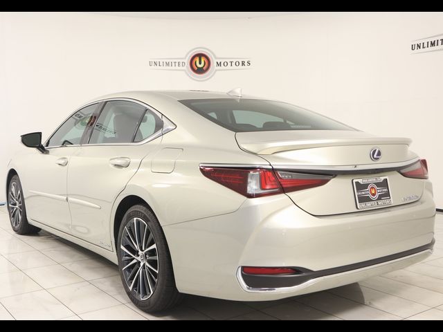 2022 Lexus ES 300h