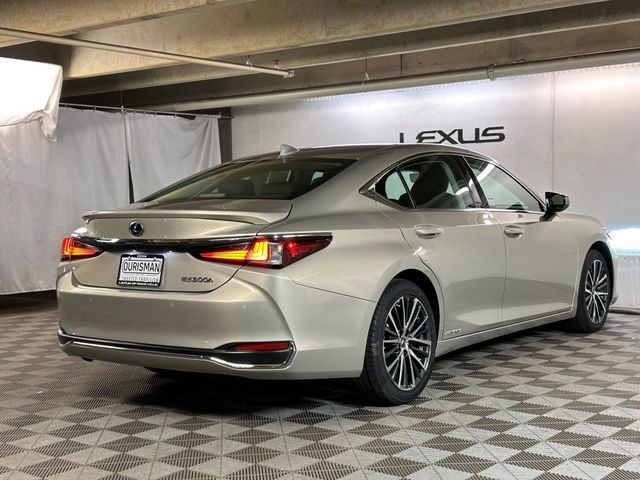 2022 Lexus ES 300h