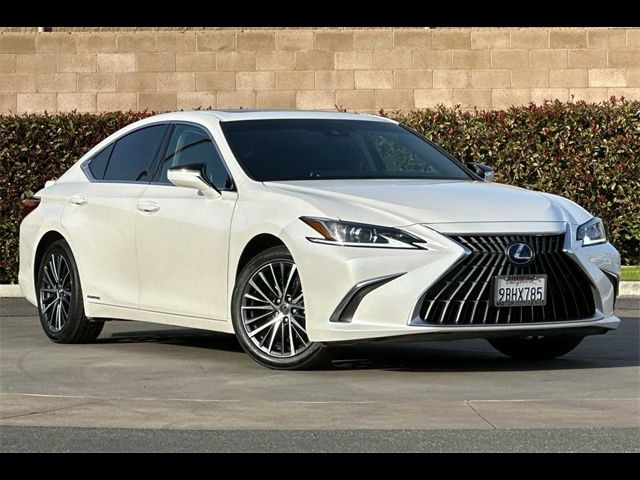 2022 Lexus ES 300h