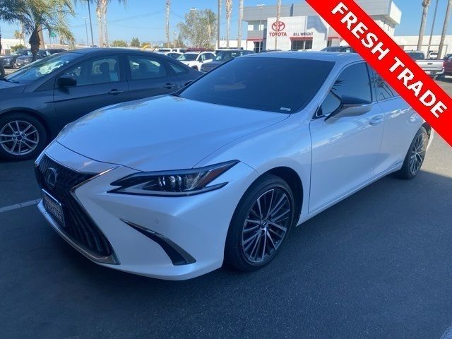 2022 Lexus ES 300h