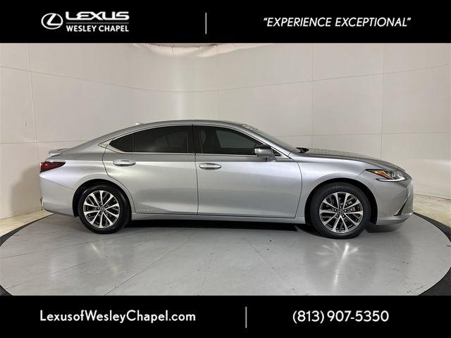 2022 Lexus ES 300h