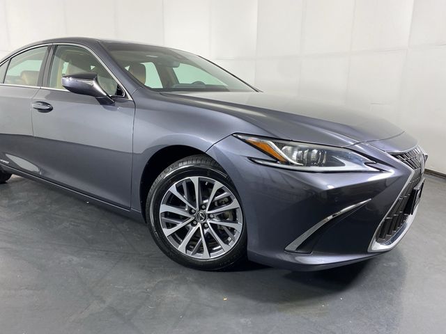 2022 Lexus ES 300h