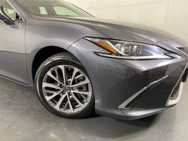 2022 Lexus ES 300h