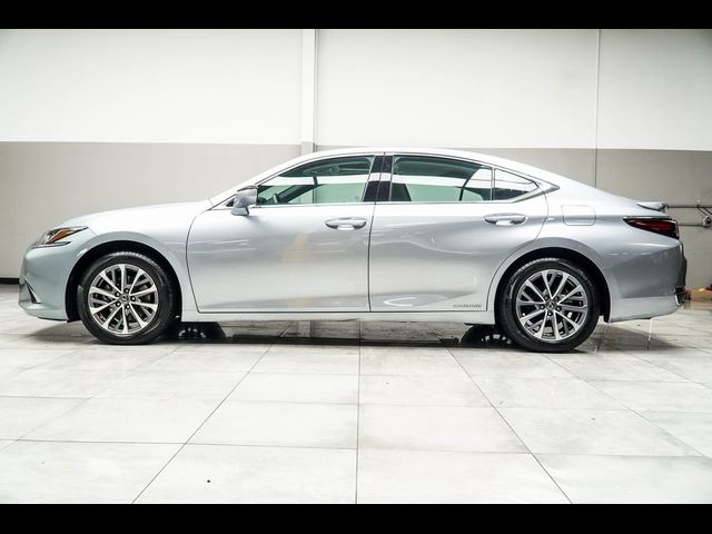 2022 Lexus ES 300h