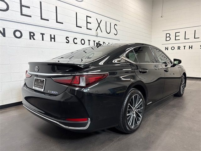 2022 Lexus ES 300h