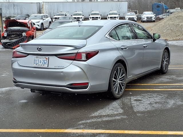 2022 Lexus ES 300h