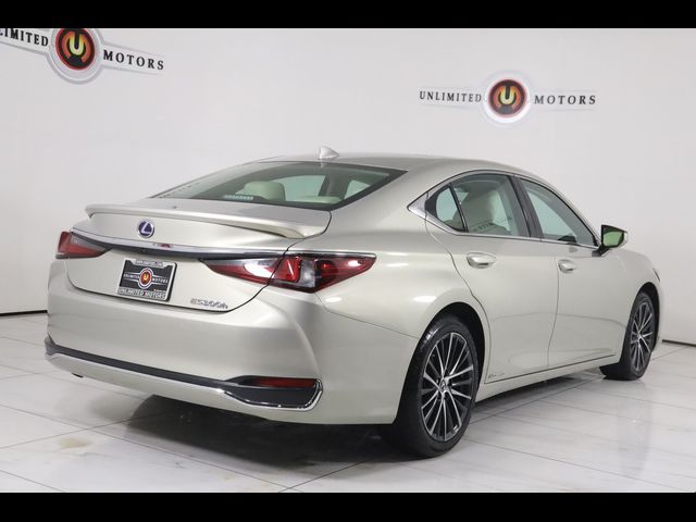 2022 Lexus ES 300h