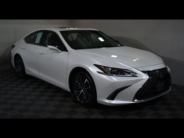 2022 Lexus ES 300h