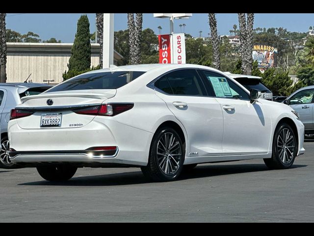 2022 Lexus ES 300h