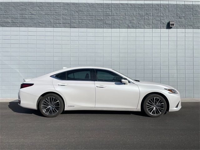 2022 Lexus ES 300h