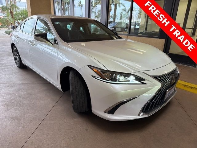 2022 Lexus ES 300h