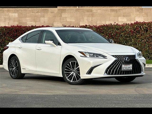 2022 Lexus ES 300h