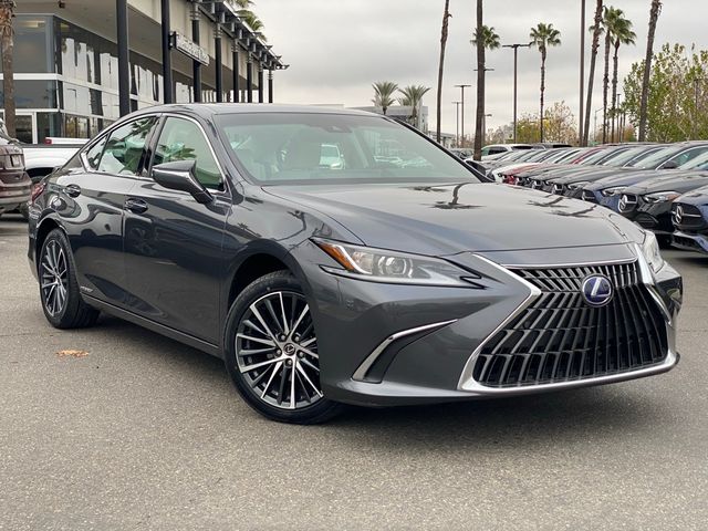 2022 Lexus ES 300h