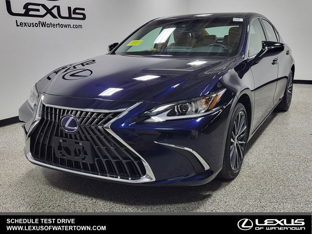 2022 Lexus ES 300h