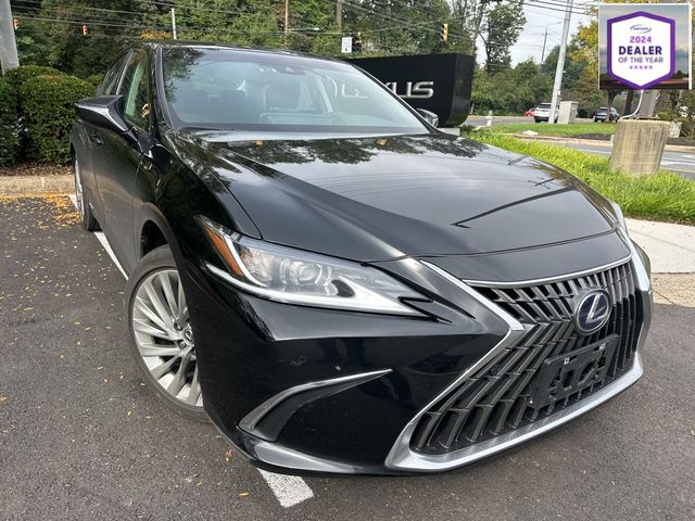 2022 Lexus ES 300h Luxury