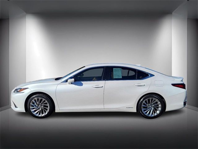 2022 Lexus ES 300h Luxury