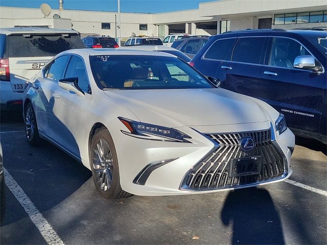 2022 Lexus ES 300h Luxury