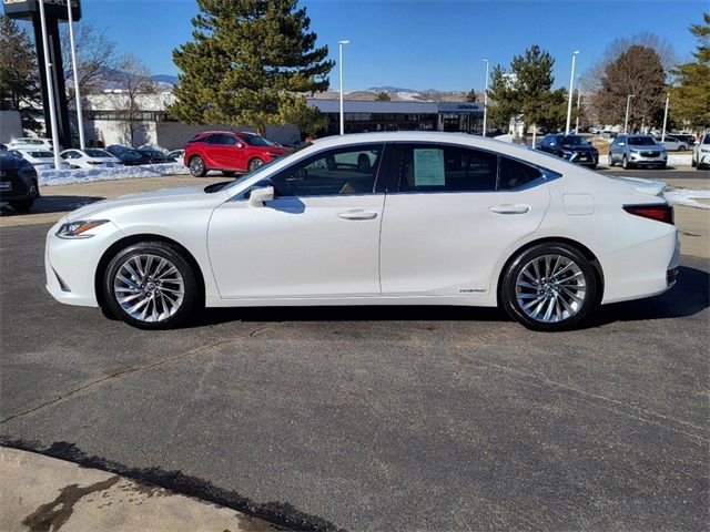 2022 Lexus ES 300h Luxury