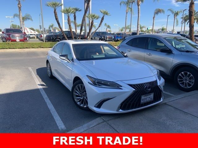 2022 Lexus ES 300h Luxury