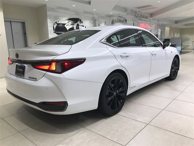 2022 Lexus ES 300h F Sport