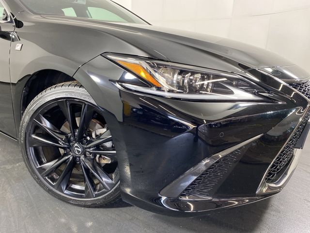 2022 Lexus ES 300h F Sport