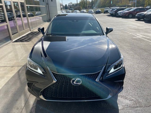 2022 Lexus ES 300h F Sport