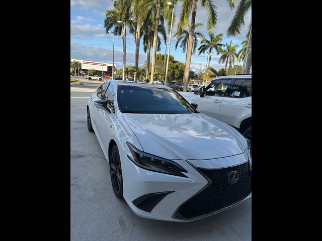 2022 Lexus ES 300h F Sport