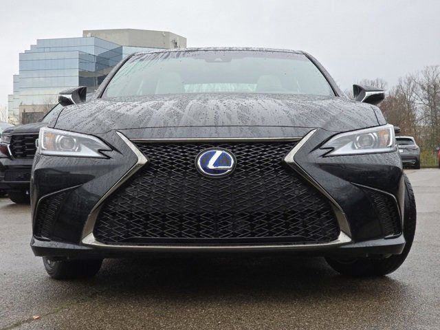 2022 Lexus ES 300h F Sport