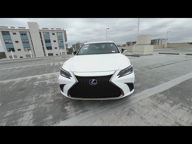 2022 Lexus ES 300h F Sport