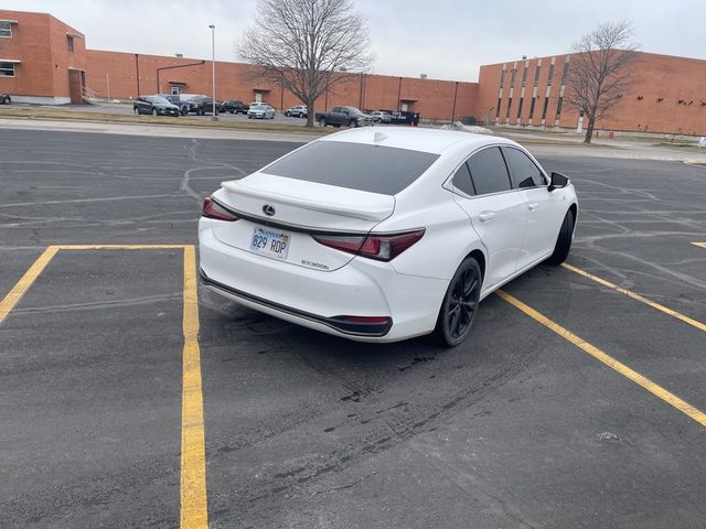 2022 Lexus ES 300h F Sport